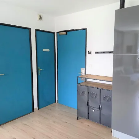 Ensoleille Au Pied Du Futuroscope