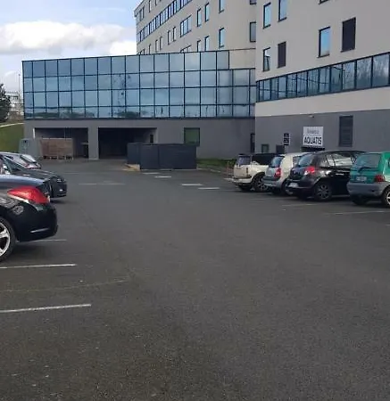 Ensoleille Au Pied Du Futuroscope * Chasseneuil-du-Poitou